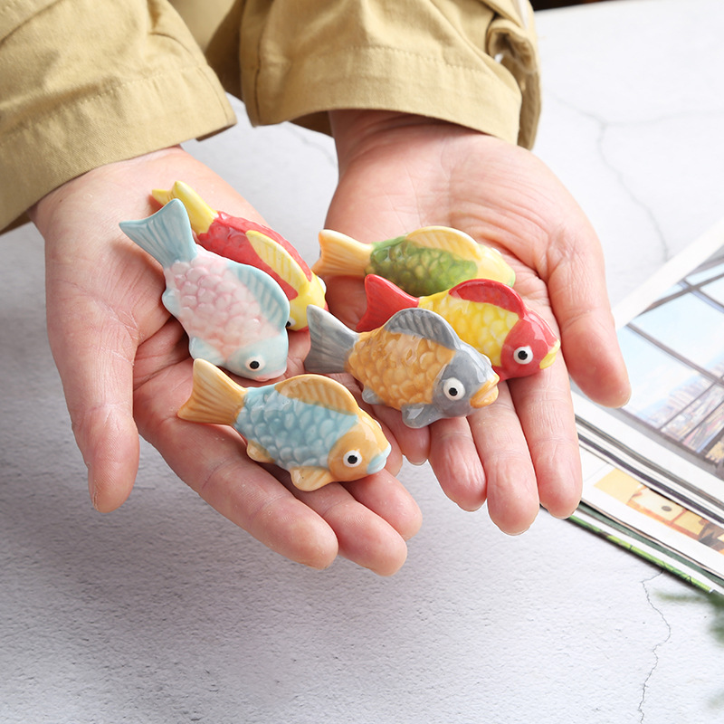 Japanese Style Cartoon Goldfis - Chopstick Rest Ceramic のレビューと価格