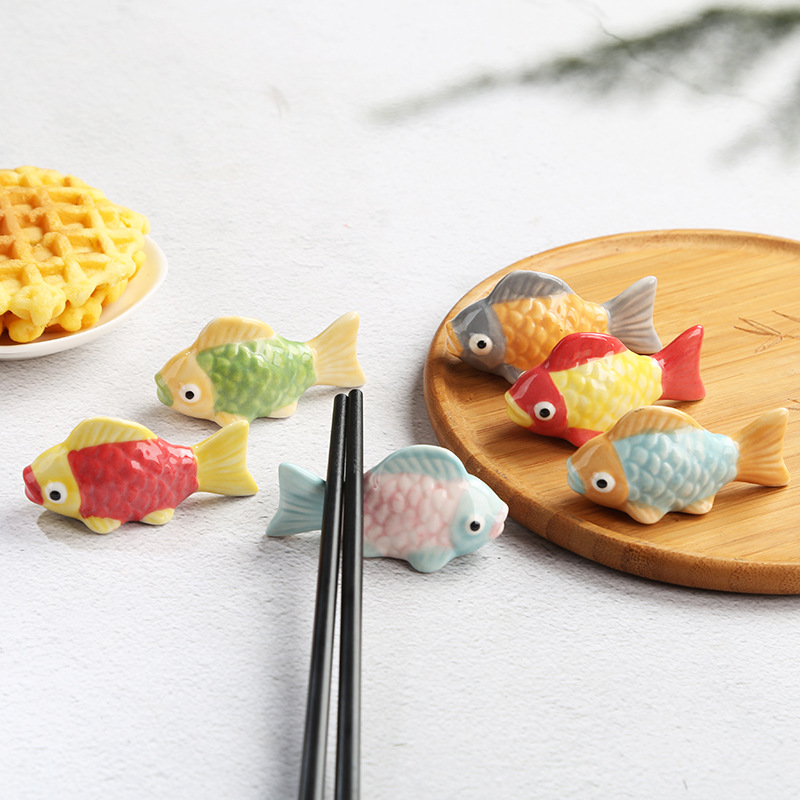 Japanese Style Cartoon Goldfis - Chopstick Rest Ceramic のレビューと価格